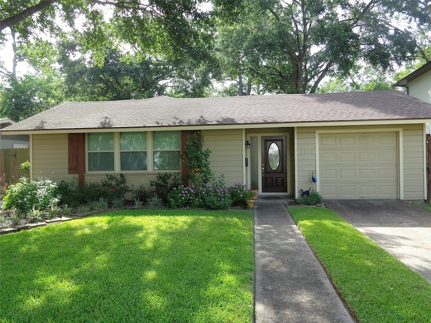 1551 Hewitt Dr, Houston, TX 77018 - photo 1
