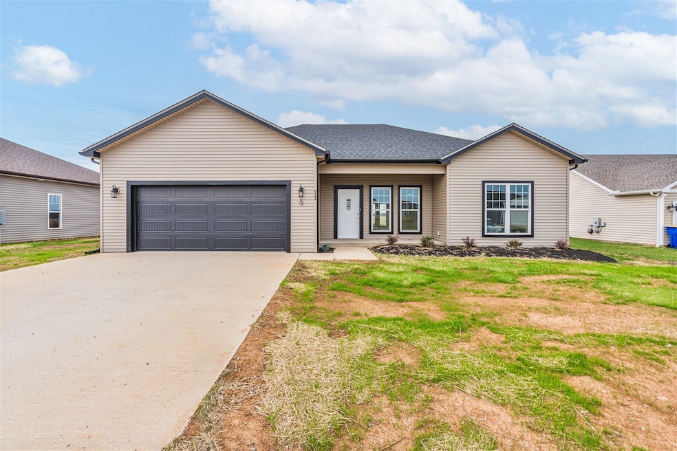 611 Victoria Way, Franklin, KY 42134 - photo 1