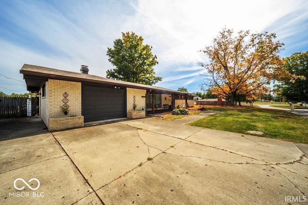 8000 S Maple Dr, Daleville, IN 47334 - photo 1