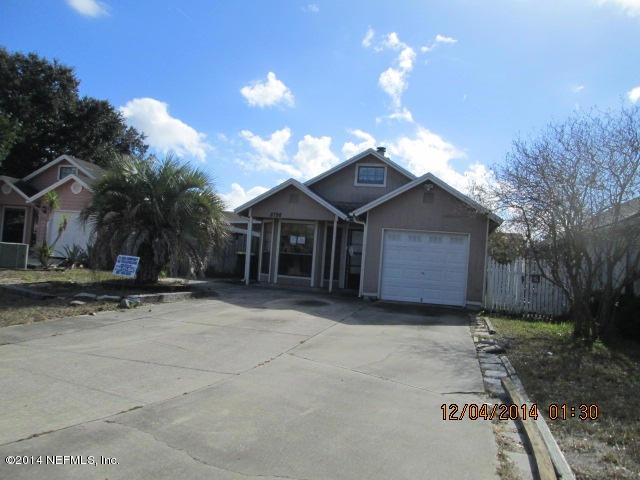 8798 Townsquare Ct, Jacksonville, FL 32216 - photo 1