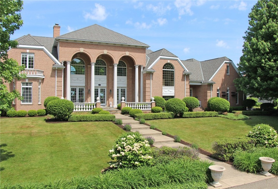 232 Niagara Pointe Drive, Erie, PA