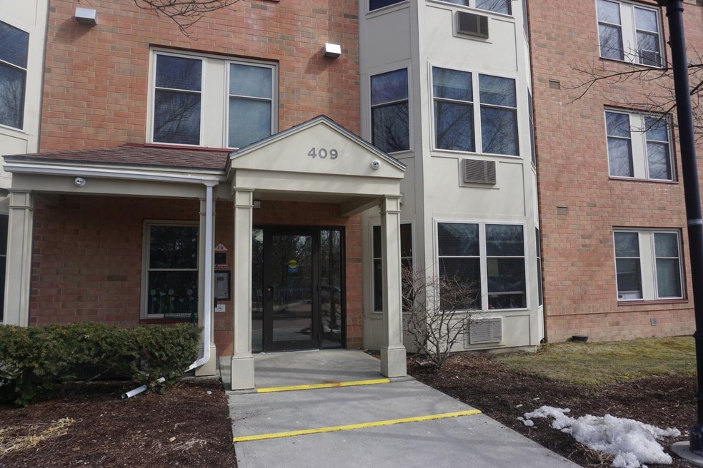 409 Farrell St unit 201, South Burlington, VT 05403 - photo 1