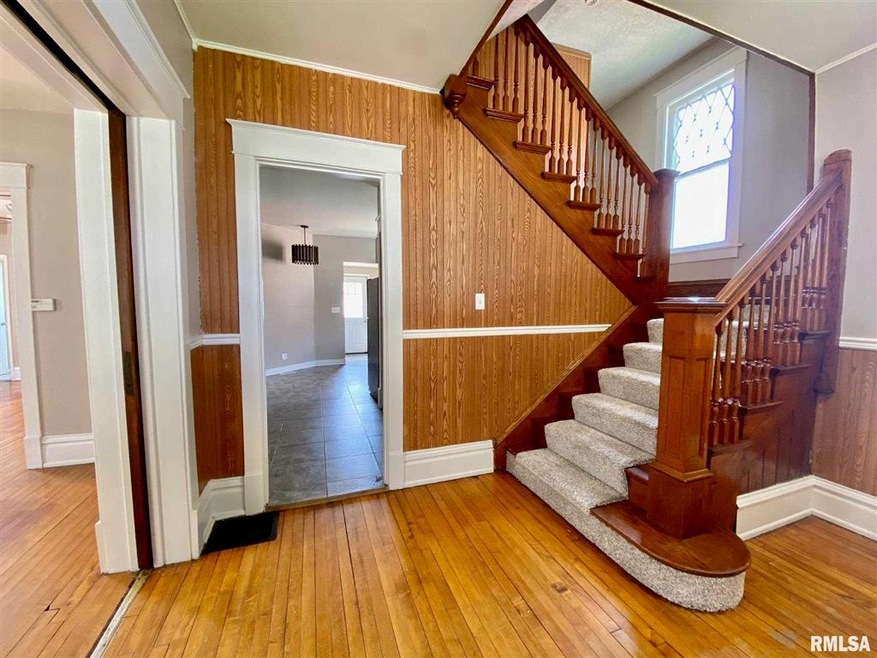 2124 Farnam St, Davenport, IA 52803 - photo 1