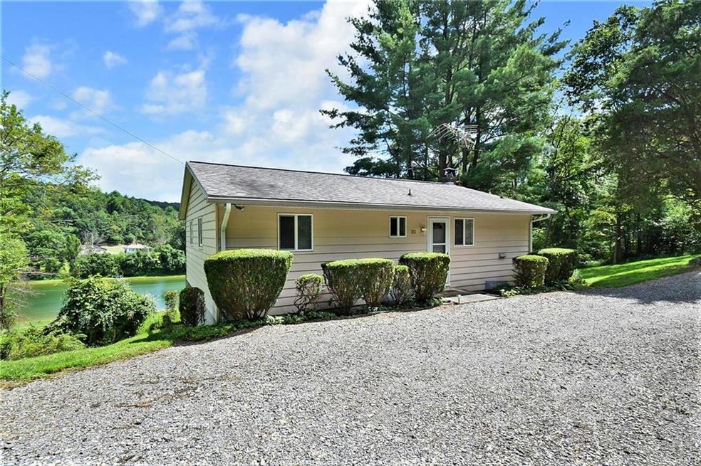 222 Queens Ln, Kunkletown, PA 18058 - photo 1