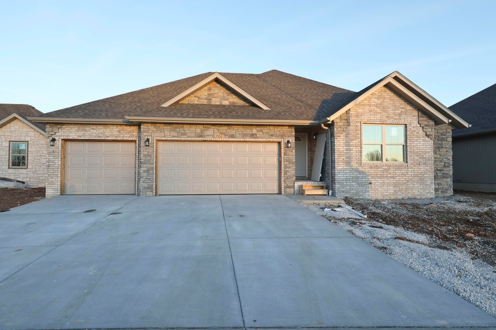 706 N Montego St, Nixa, MO 65714 - photo 1