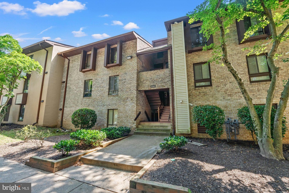 2245 Castle Rock Square unit 22C, Reston, VA 20191 - photo 1