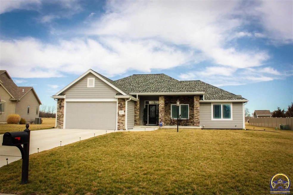 3605 NW Sterling Chase Ct, Topeka, KS 66618 - photo 1