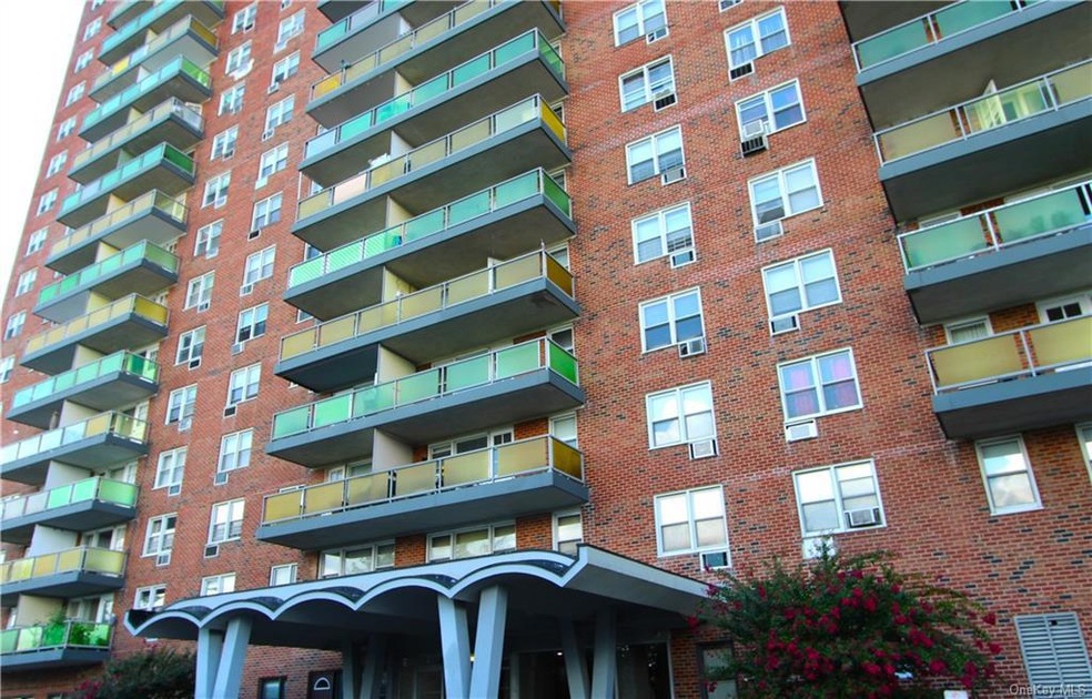 Westchester Towers unit 14B, Yonkers, NY 10710 - photo 1
