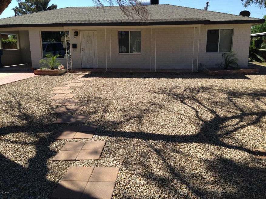 Front view of home