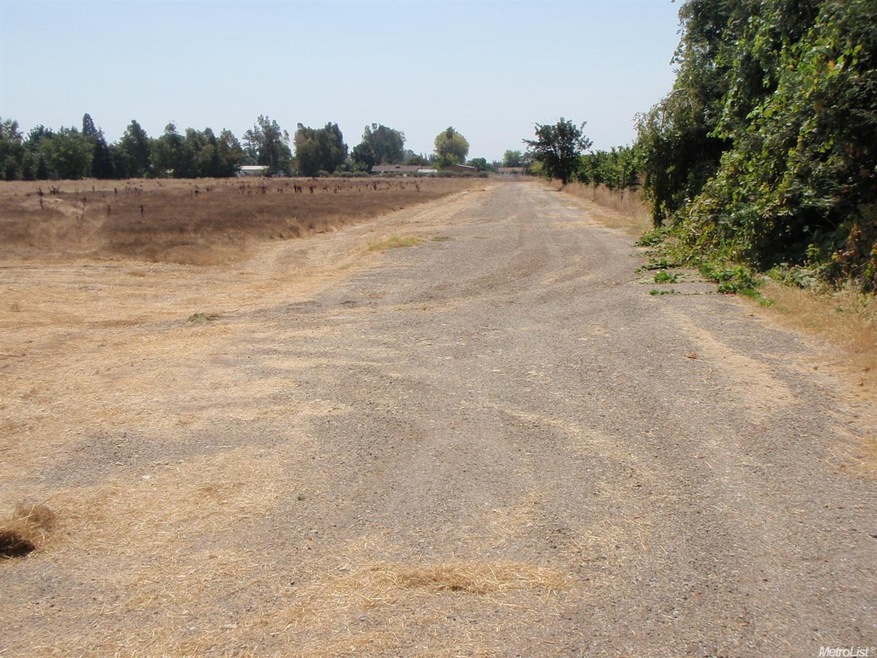 11162 E Highway 12, Lockeford, CA 95237 - photo 1