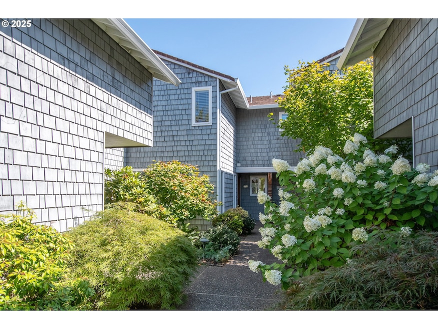 615 N Tomahawk Island Dr unit 615, Portland, OR 97217 - photo 1