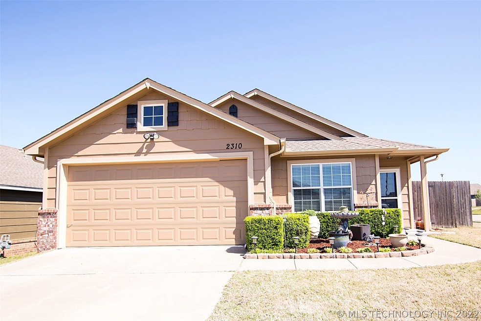 2310 E Fargo Place, Broken Arrow, OK 74012 - photo 1