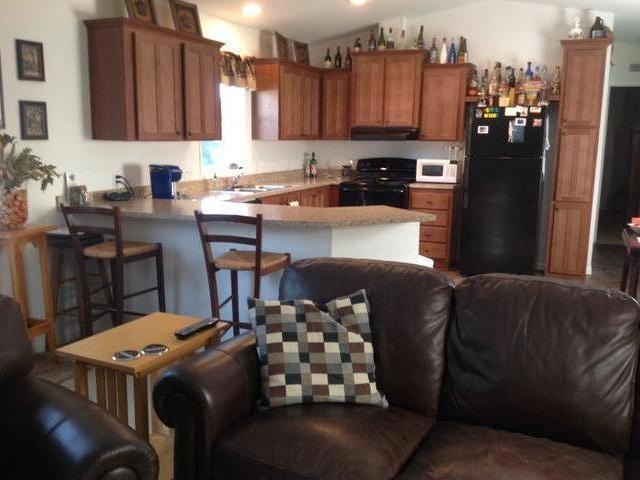 213 E Deer St, Mandan, ND 58554 - photo 1