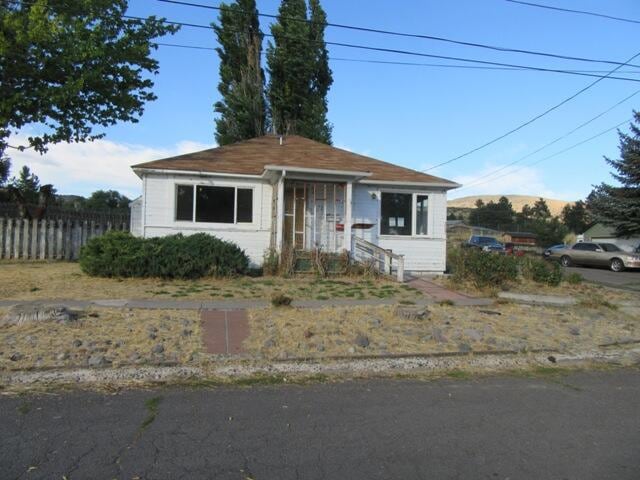 357 Division St, Klamath Falls, OR 97601 - photo 1