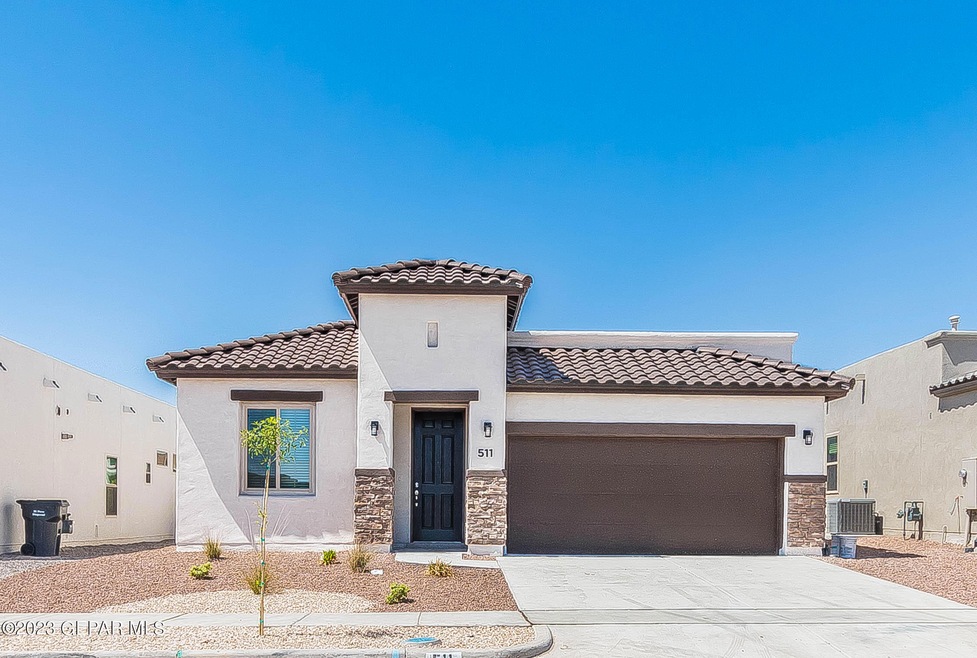511 Cedarwood Ave, El Paso, TX 79928 - photo 1