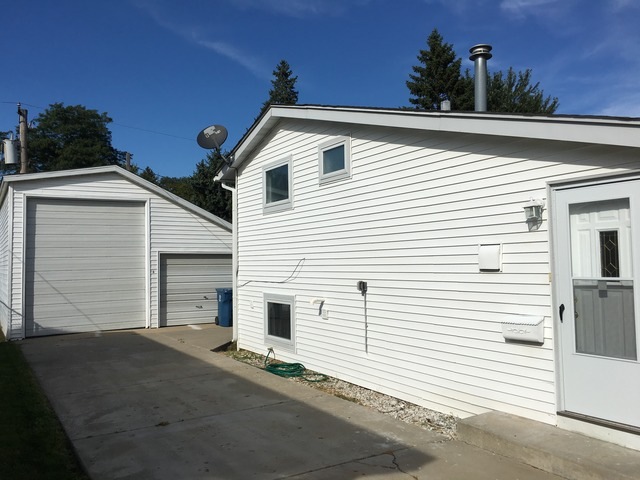 1536 Amarillo Dr, Carpentersville, IL 60110 - photo 1