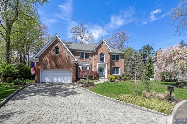 Sold $1,250,000 • Co-Listing Agent