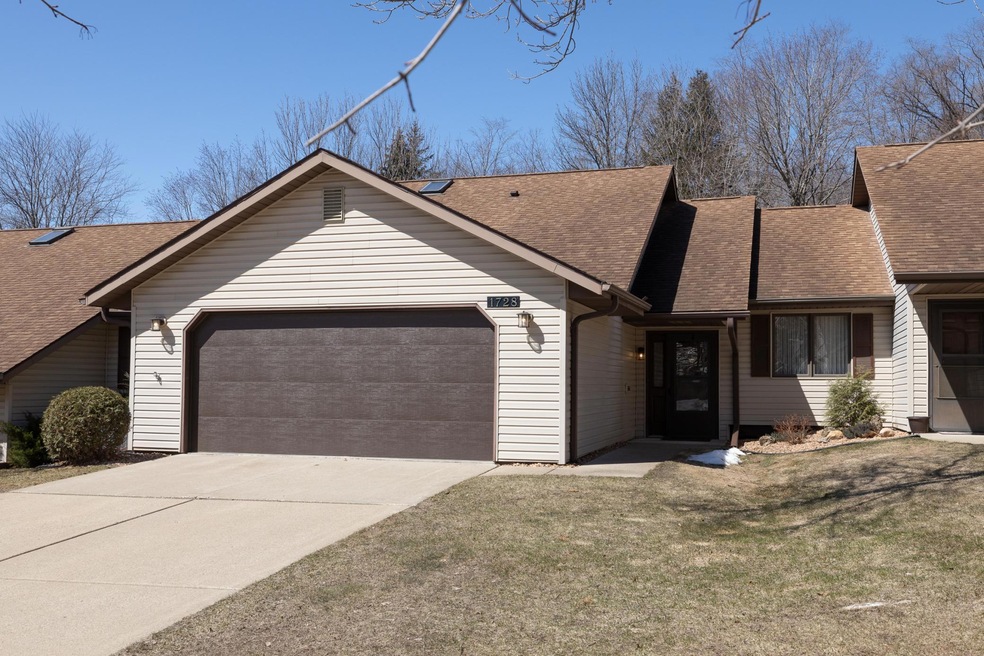 1728 Cobblestone Ct, Red Wing, MN 55066 - photo 1