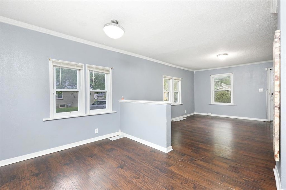 3832 Bowdoin St, Des Moines, IA 50313 - photo 1