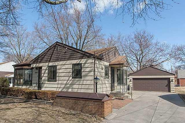 4043 40th St, Des Moines, IA 50310 - photo 1