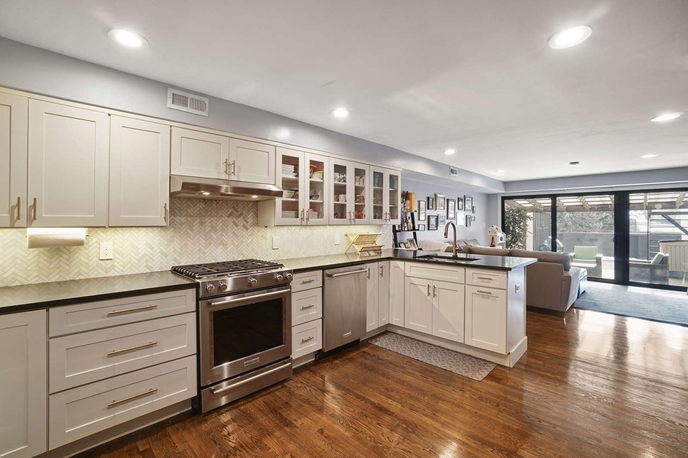 120 Beaconsfield Rd unit 22, Brookline, MA 02445 - photo 1