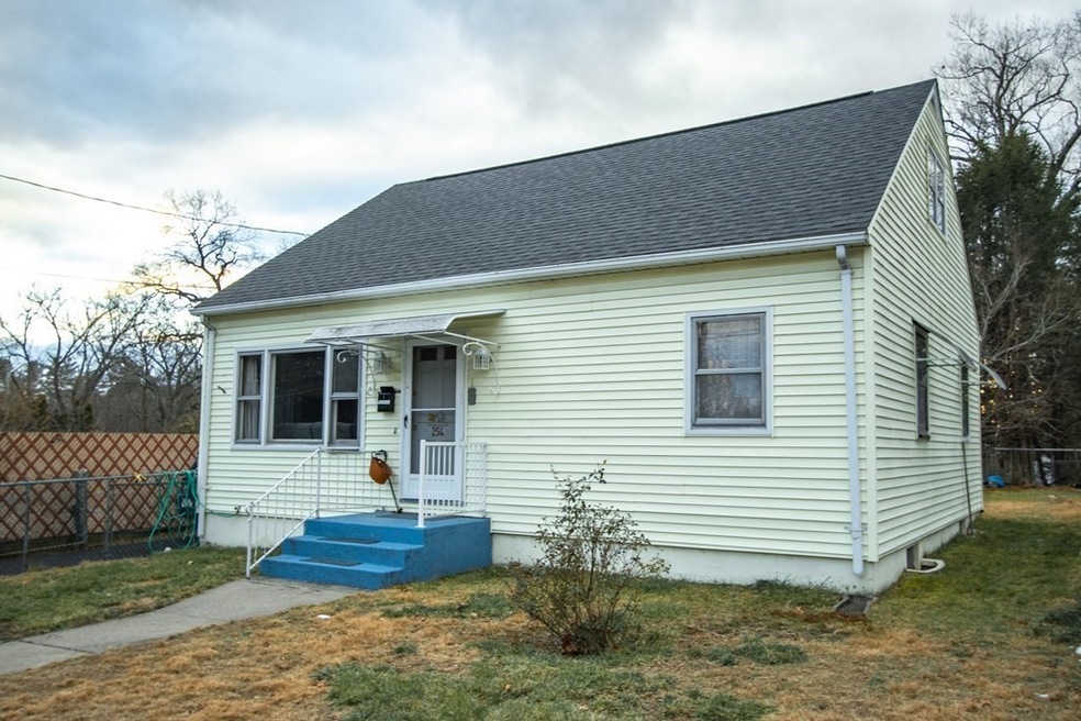 256 Draper St, Springfield, MA 01108 - photo 1