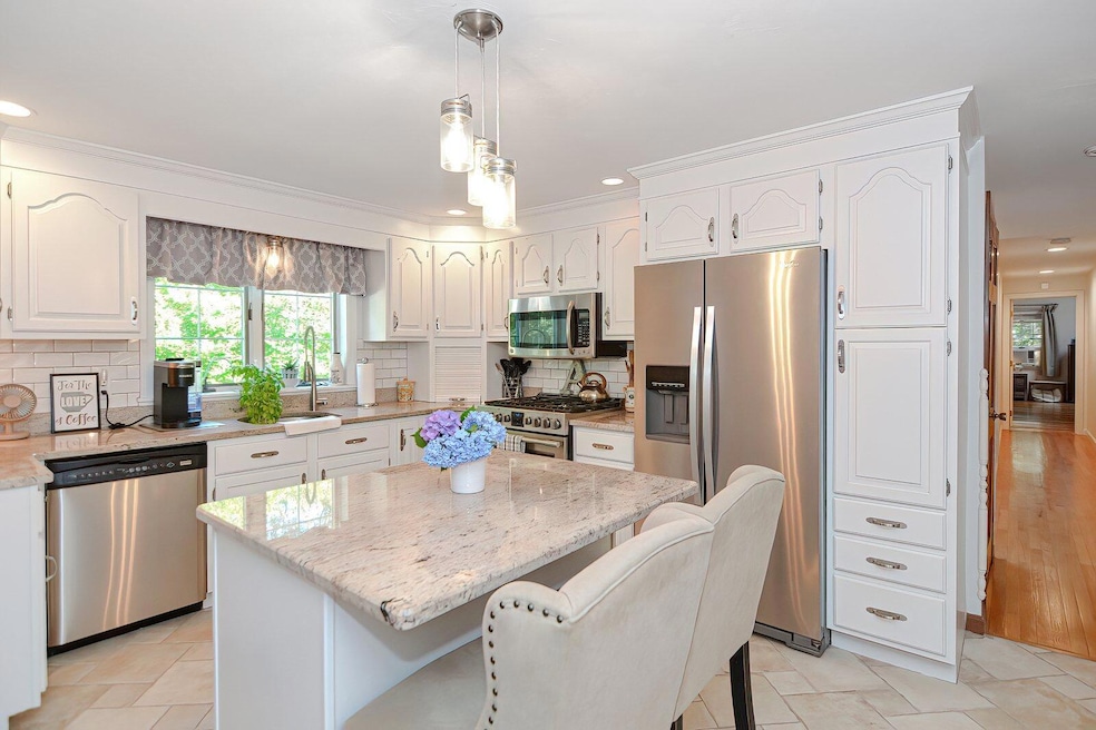 9 Red Oak Ln, West Barnstable, MA 02668 - photo 1