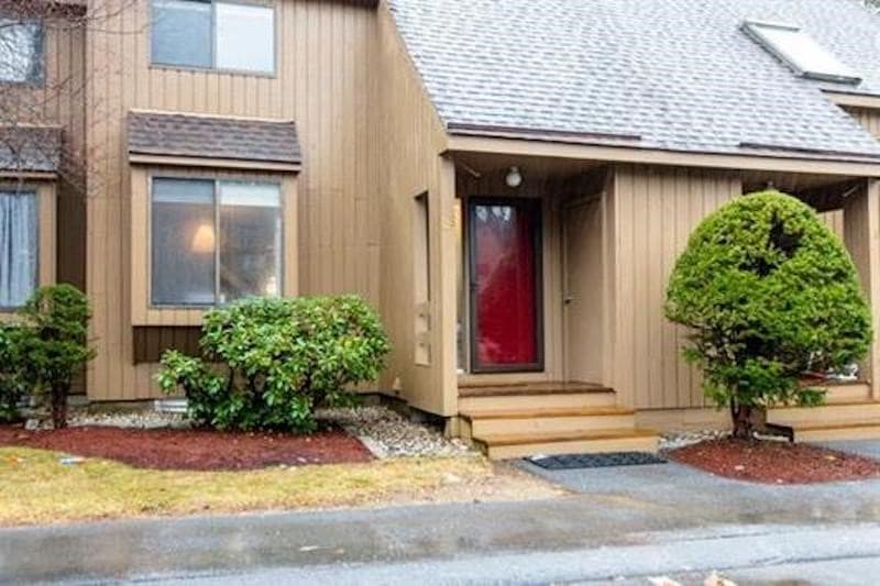 19 Templeton Ct, MerriMacK, NH 03054 - photo 1