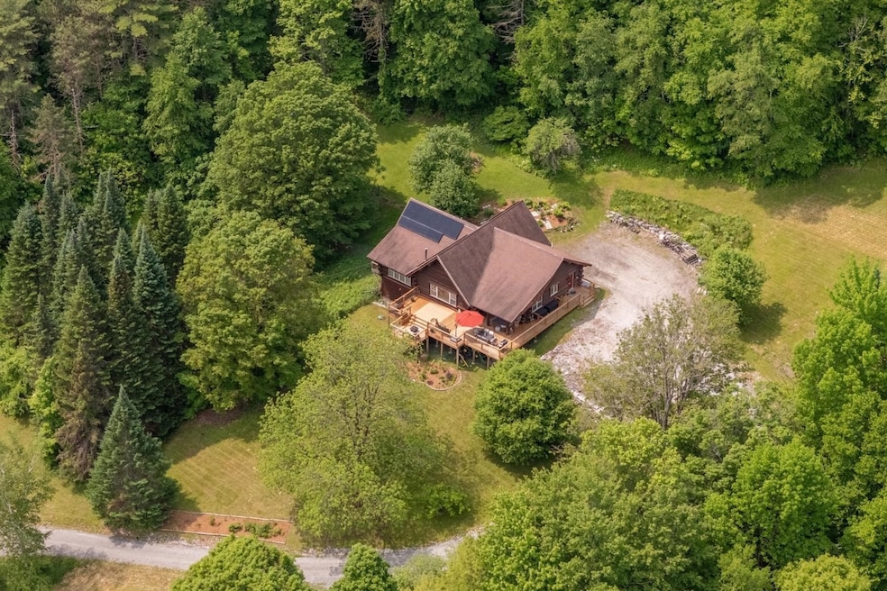 1335 West St, Proctor, VT 05765 - photo 1