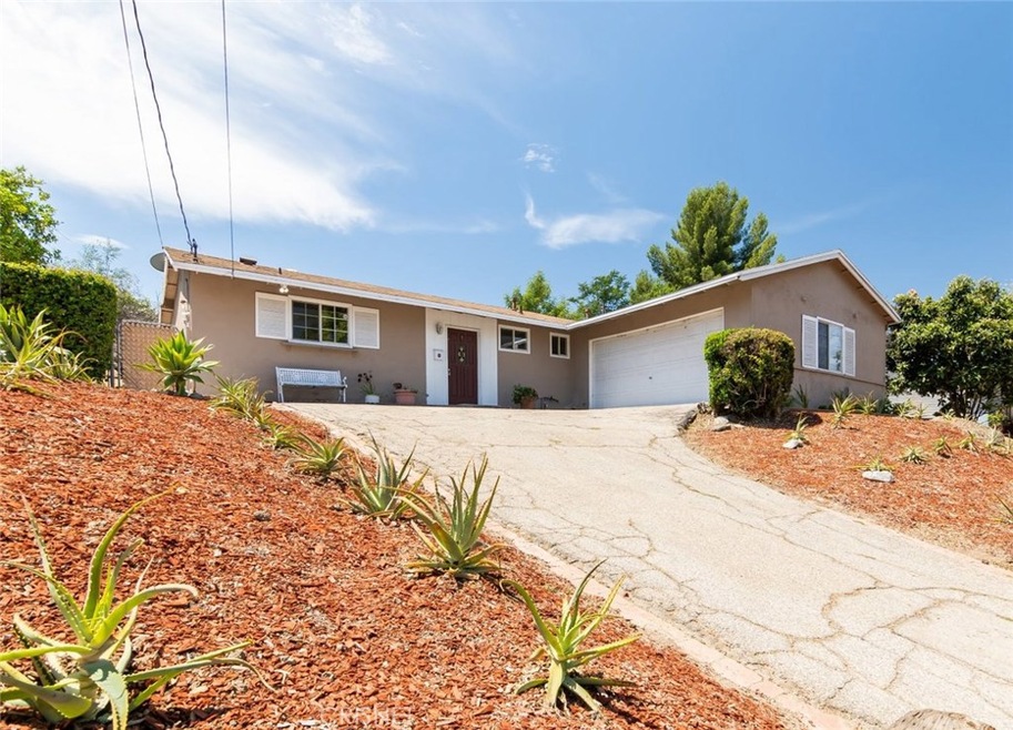 20808 Clark St, Woodland Hills, CA 91367 - photo 1