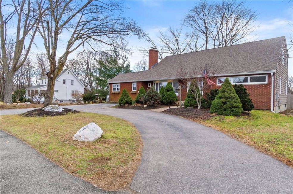 310 Sandy Ln, Warwick, RI 02889 - photo 1