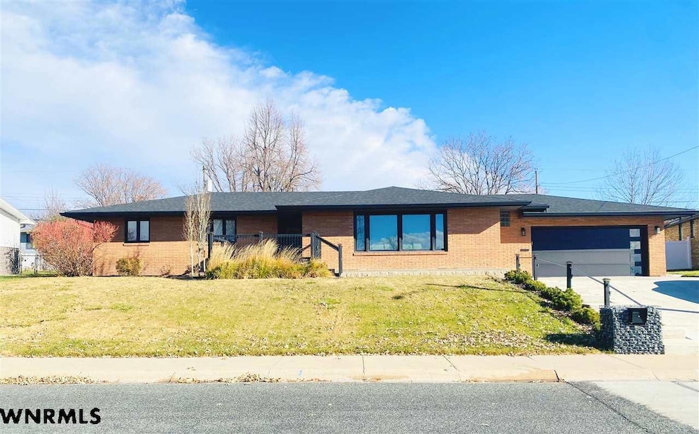 3517 Skyline Dr, Scottsbluff, NE 69361 - photo 1