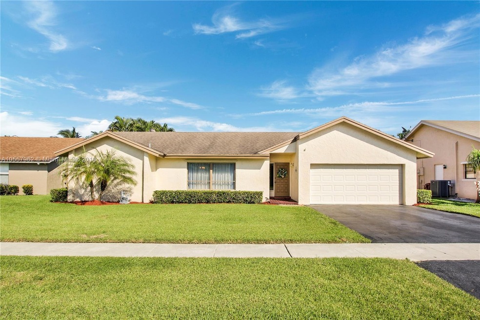 9738 Richmond Cir, Boca Raton, FL 33434 - photo 1