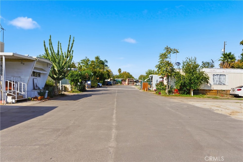 501 Belmont Ave unit 8, Bakersfield, CA 93308 - photo 1