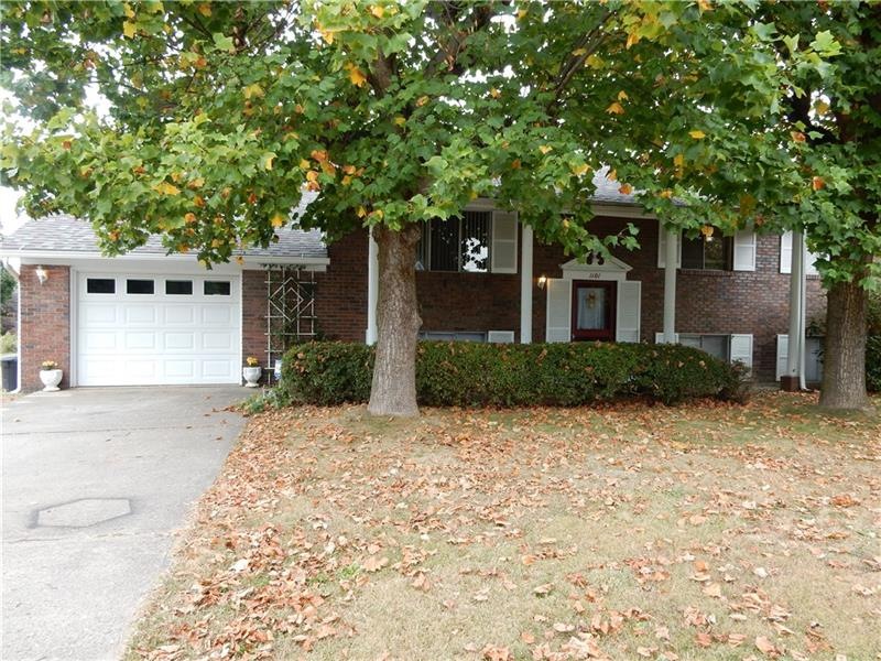 Welcome to 1101 Williams Drive!  Beautiful park li