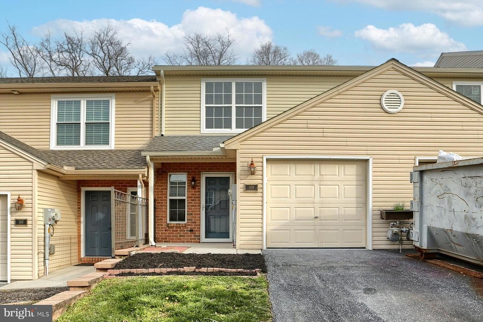 509 Dakemich Ct, Enola, PA 17025 - photo 1