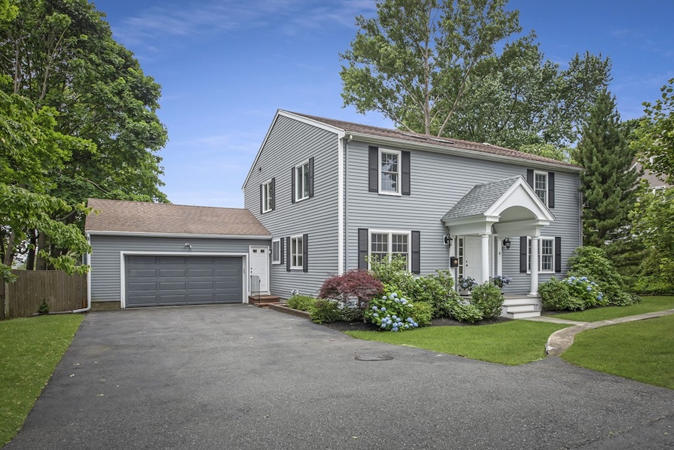 4 Carlton Rd, Marblehead, MA 01945 - photo 1