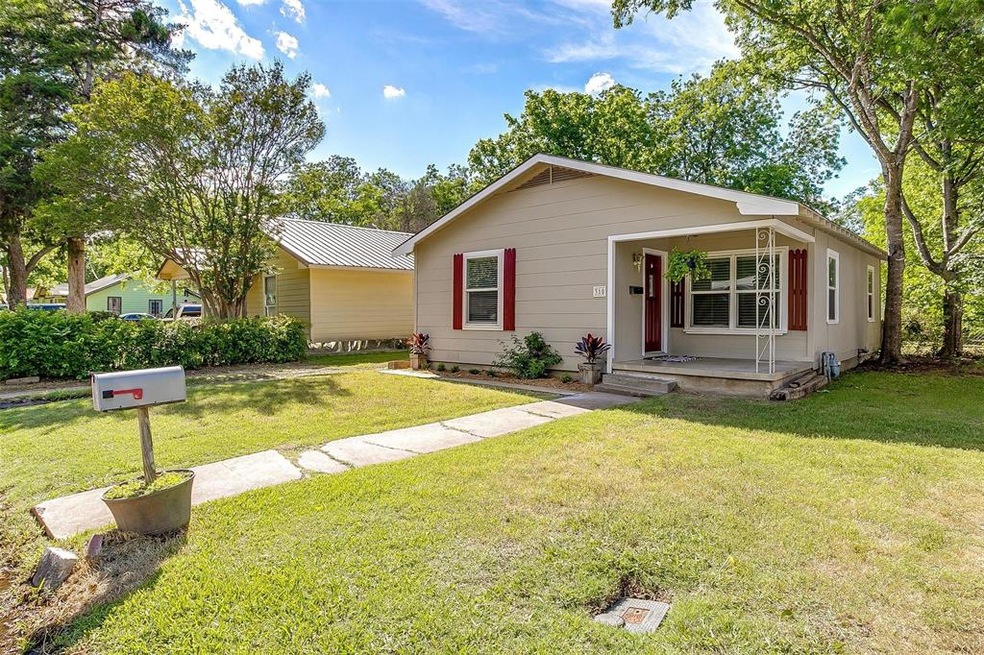 310 Turner St, Cleburne, TX 76033 - photo 1