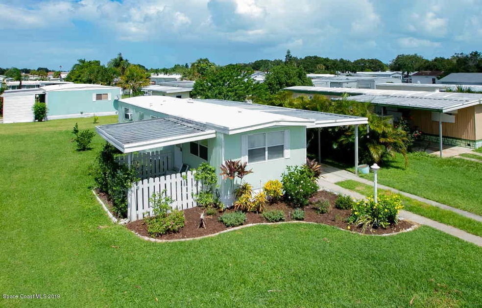 951 Cashew Cir - Exterior