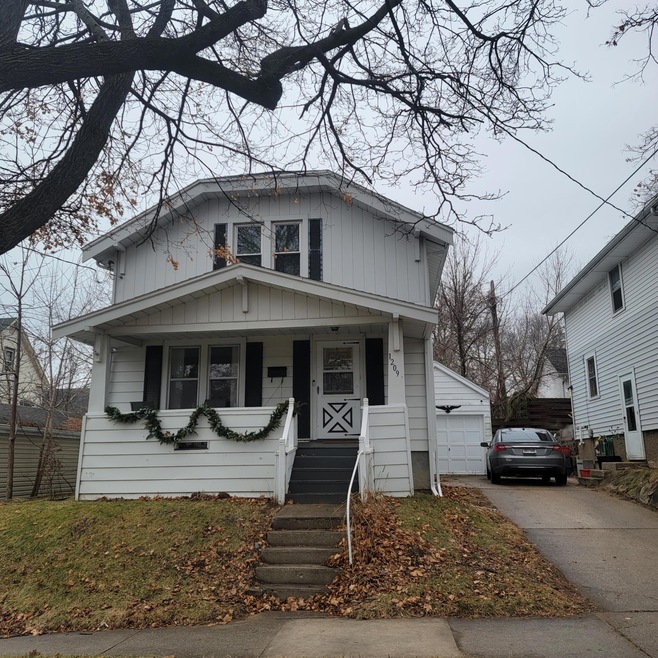 1209 columbus