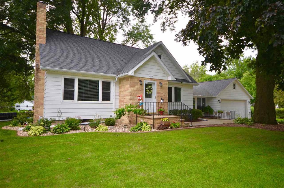 2607 Rownd St, Cedar Falls, IA 50613 - photo 1