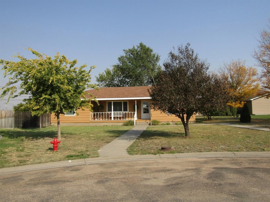 402 N Wildcat Ct, Hugoton, KS 67951 - photo 1