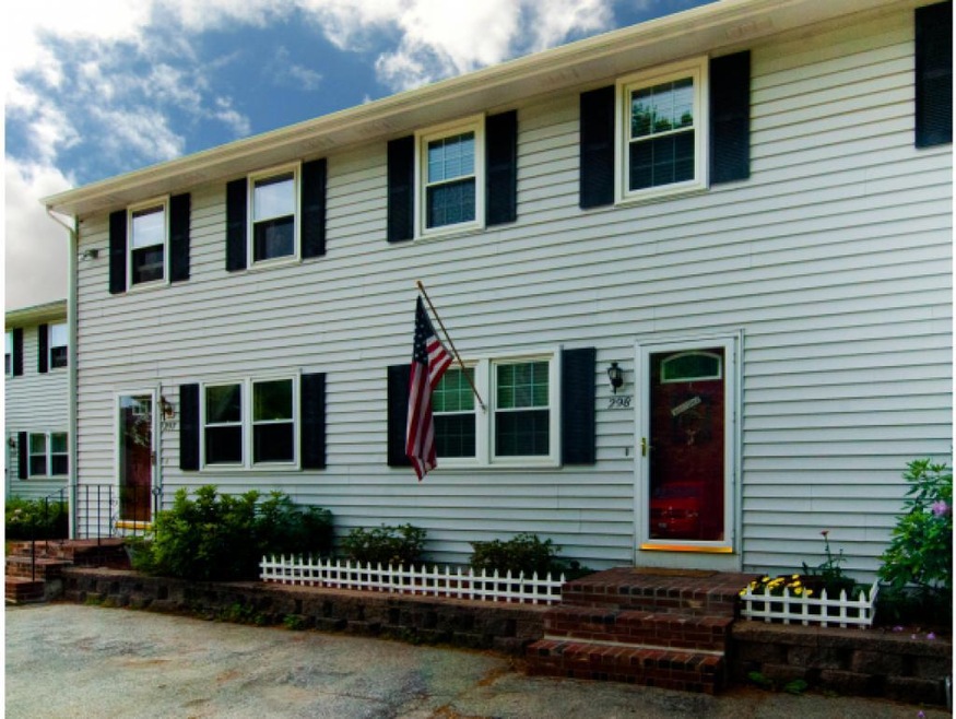 298 Winding Pond Rd unit 298, Londonderry, NH 03053 - photo 1