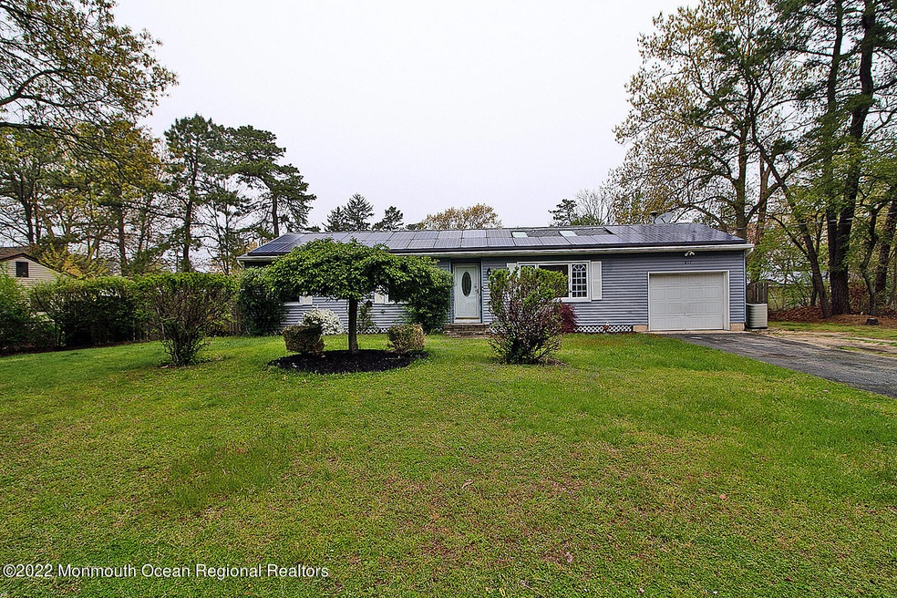 817 2nd Ave, Toms River, NJ 08757 - photo 1