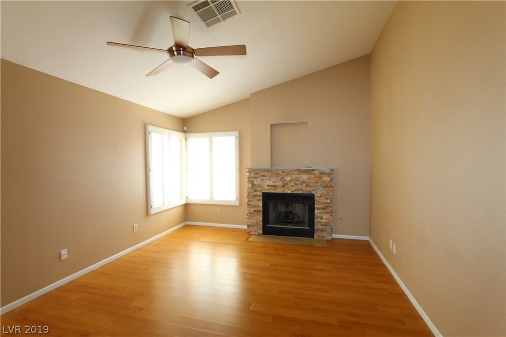 9532 Echo Glen Dr, Las Vegas, NV 89117 - photo 1