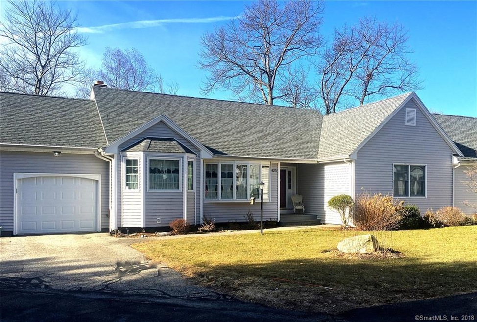 Sun filled 3 bedroom plus ranch on quiet caul-de-s