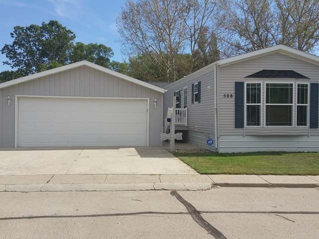 508 W Prairie Ln, Mandan, ND 58554 - photo 1