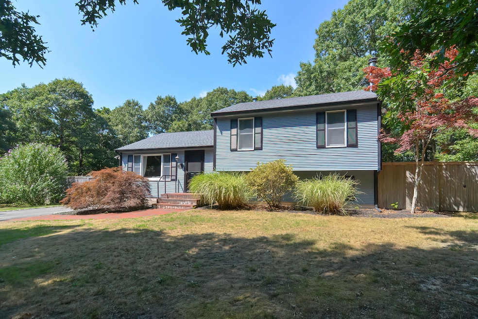 15 Maura Ln, East Falmouth, MA 02536 - photo 1