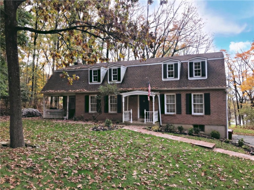 404 Oak Tree Ln, Easton, PA 18040 - photo 1