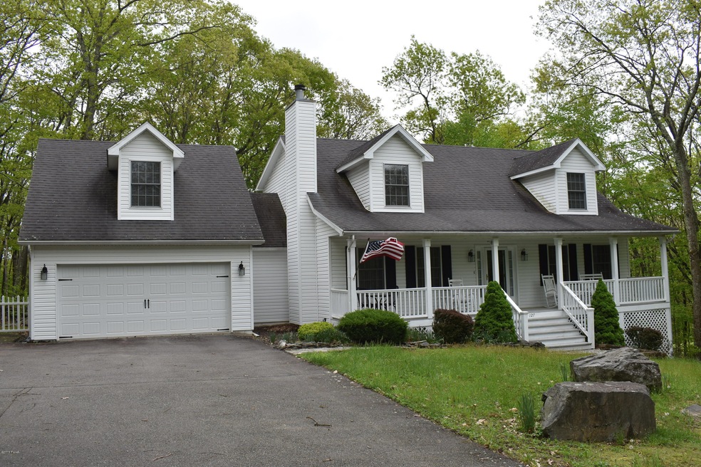 127 Broadmoor Dr, Hawley, PA 18428 - photo 1
